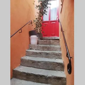 Appartement Le Petit Nid, LʼIsle-sur-la-Sorgue